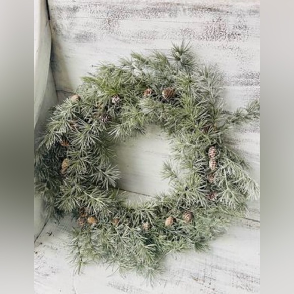 Weeping Pine Wreath - Picture 6 of 10